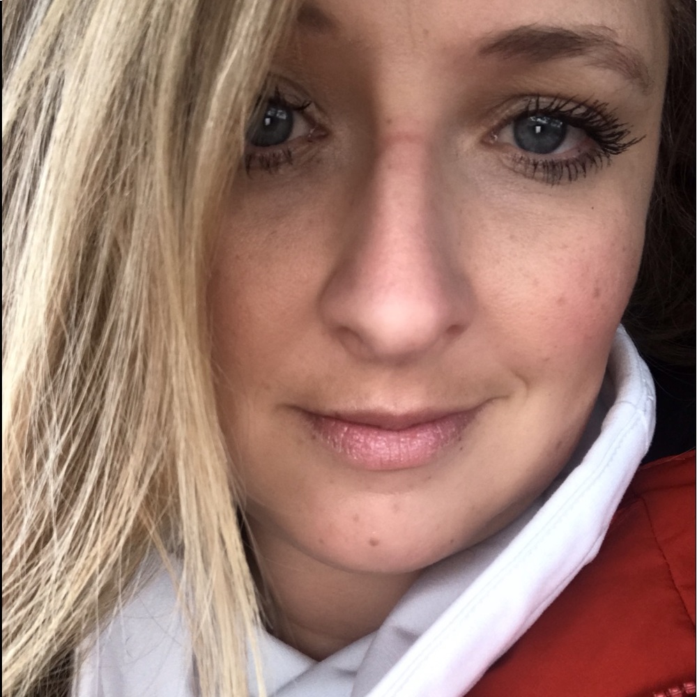 Meet your Posher, Laura